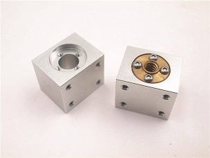 Крепления гаек ходового винта